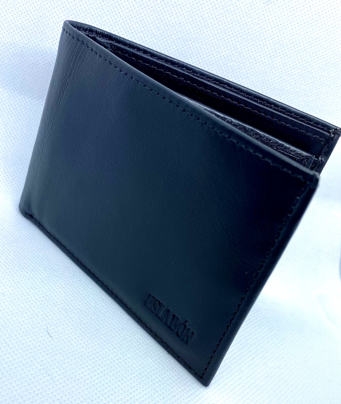 Billetera de cuero color Negro